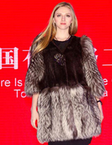 中國皮草之都“佟二堡”展團亮相中國國際服博會