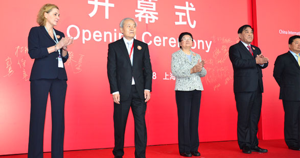 CHIC2015開門紅迎五萬多觀眾 顧秀蓮 王天凱等領導參首展