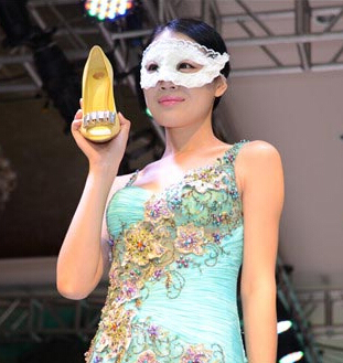 奧康國(guó)際2014春季新品發(fā)布會(huì)提出“A+體驗(yàn)計(jì)劃”